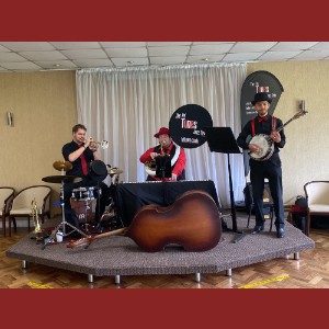 'Trad' line up, trio