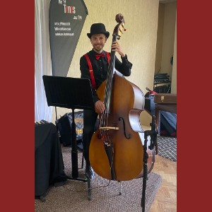 Stephen Harrison, double bass