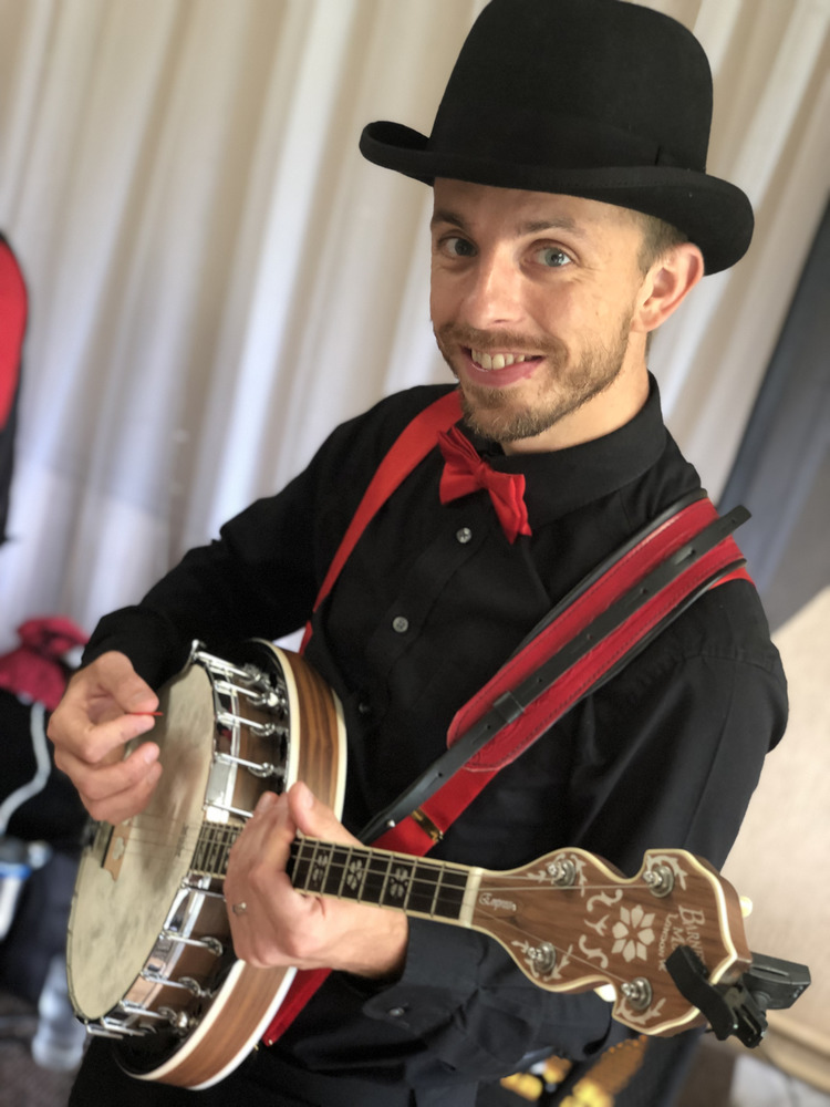 Stephen Harrison, banjo