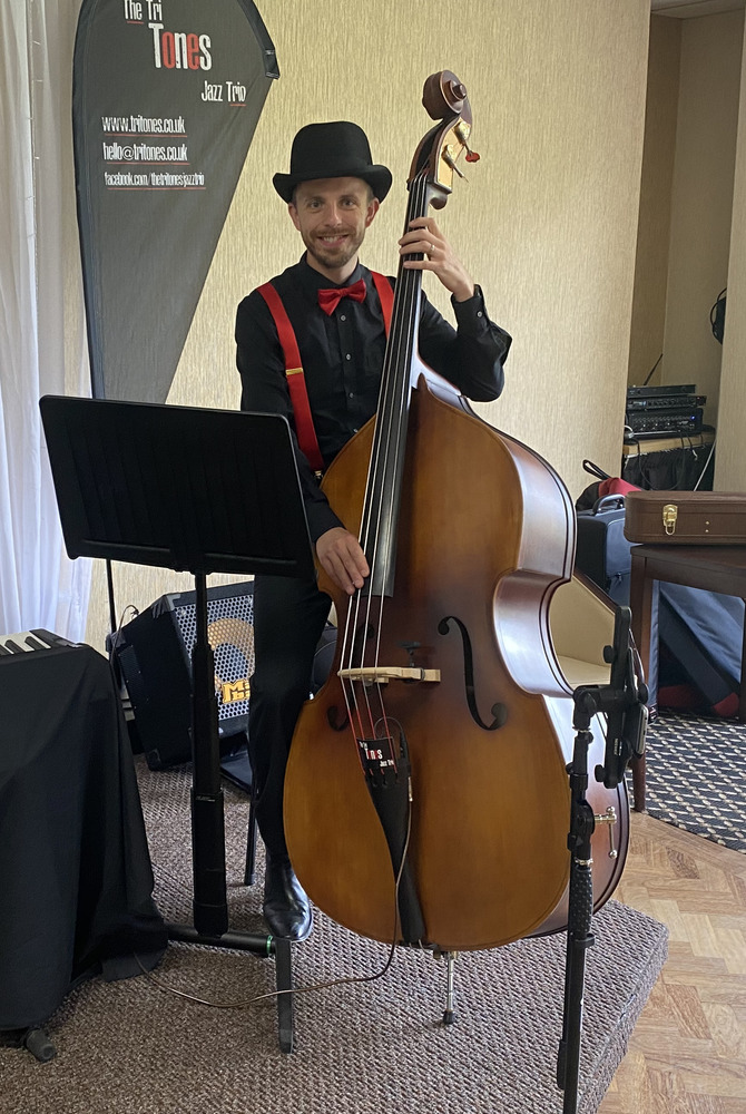 Stephen Harrison, double bass