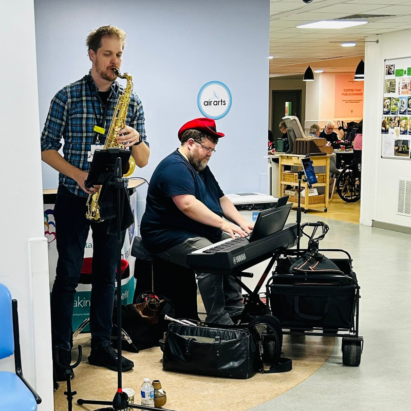 Tri Tones duo performing at UHDB Queen's Hospital Burton