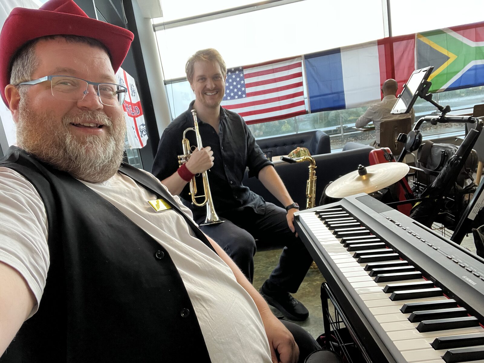 Tri Tones duo performing at UHDB Royal Derby Hospital