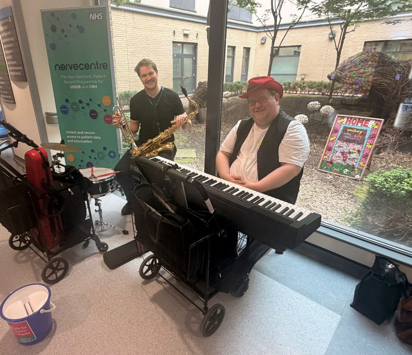 Tri Tones duo performing at UHDB Royal Derby Hospital